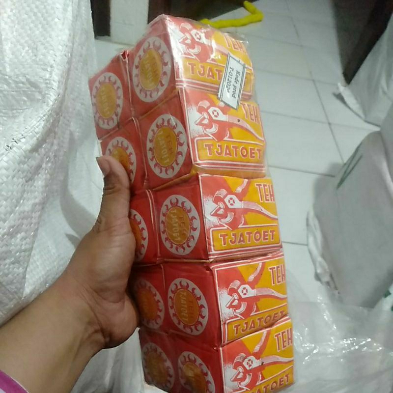 

Teh Tjatoet Kuning 1slop (40gr x 10)