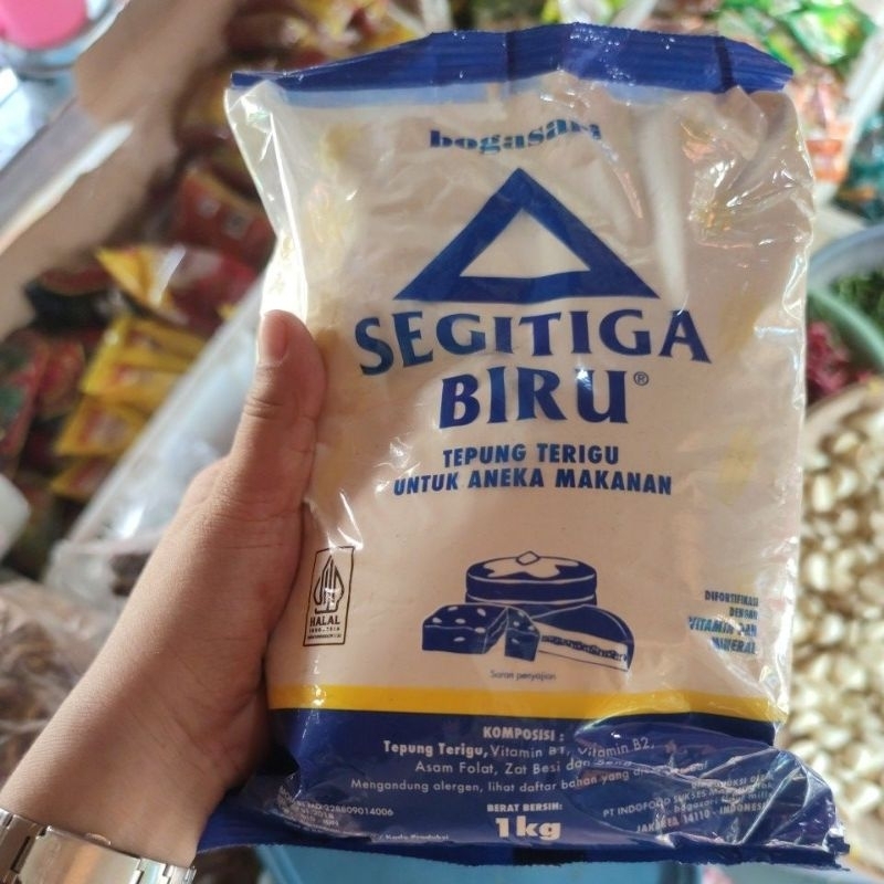

Tepung terigu merk segitiga biru