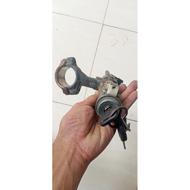 kunci kontak toyota corona absolute st 191