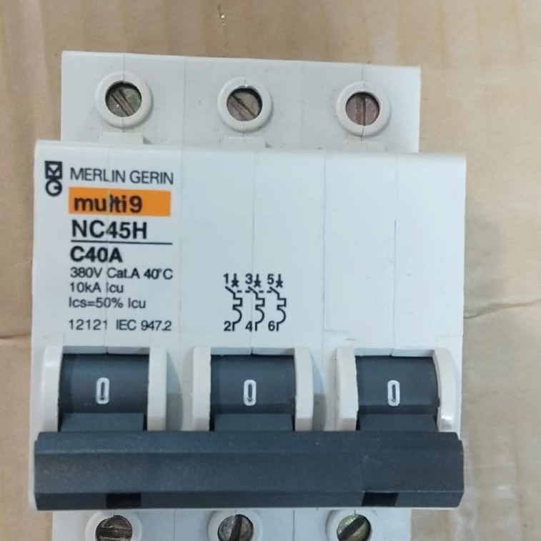 MCB Merlin Gerin NC 45 N 40A 3P