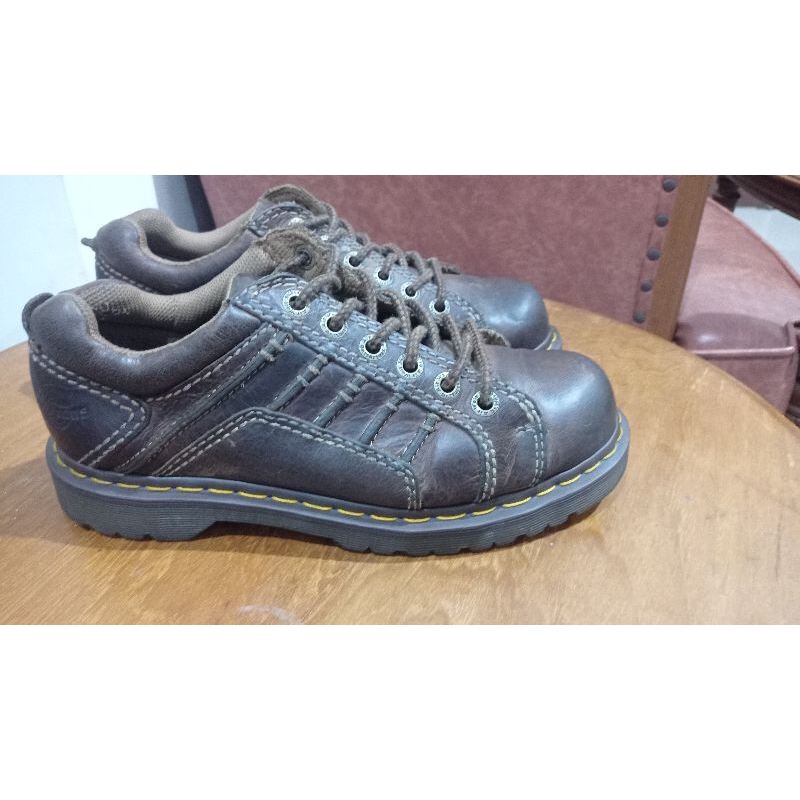 Sepatu Dr Martens type Keith