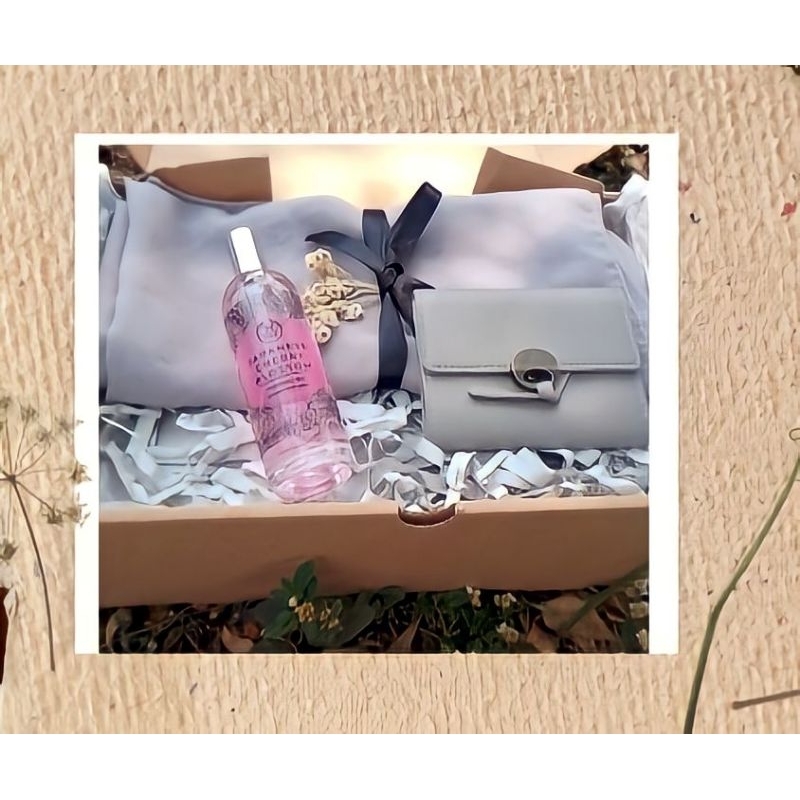 

[PRE-ORDER] Sweety and Salty Hampers! Hampers Hijab Murah/Gift Box Bella Square Hampers Wisuda/Ulang Tahun