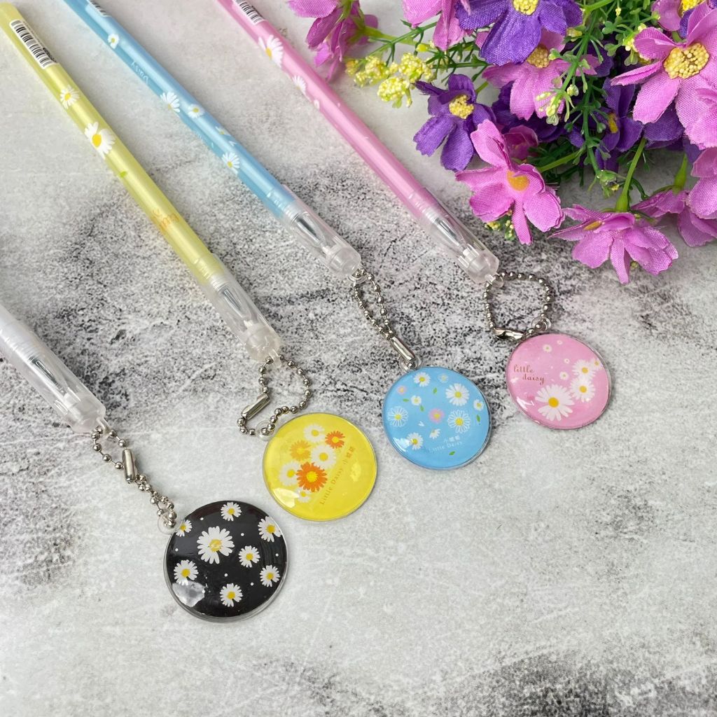 

Pen Gantungan Koin Bulat Bunga Daisy Ready 4 Warna Pulpen Gantungan Koin Motif Flower Daisy Unik Alat Tulis Sekolah Anak Kekinan Best Seller Bisa COD