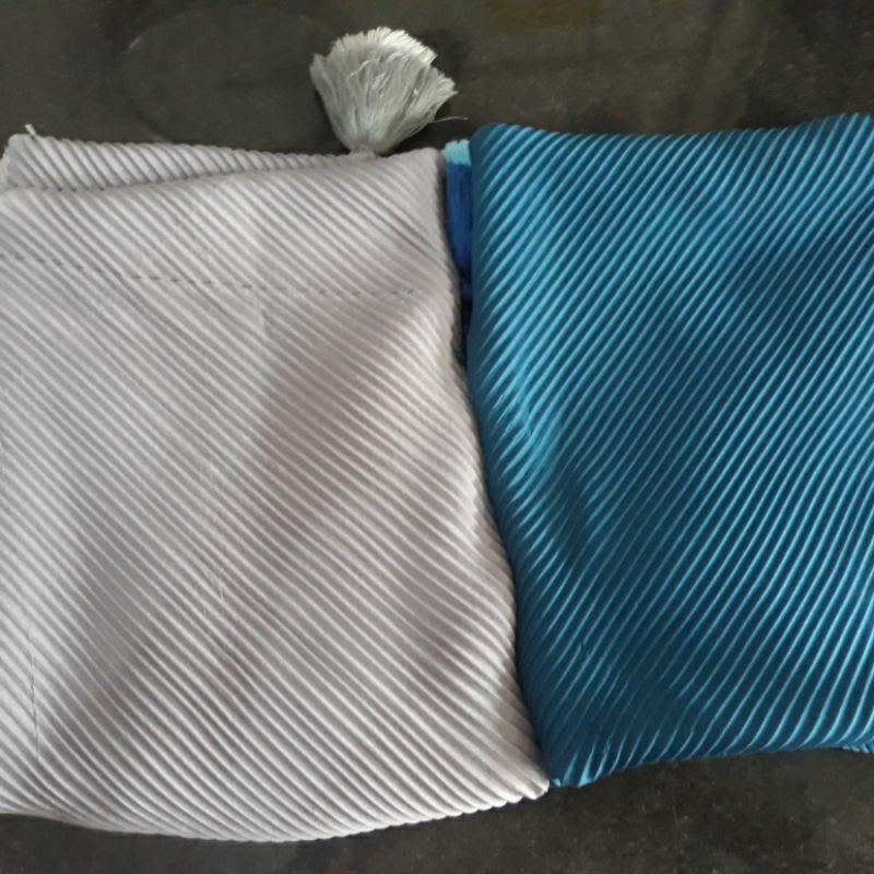 kerudung segi empat plisket