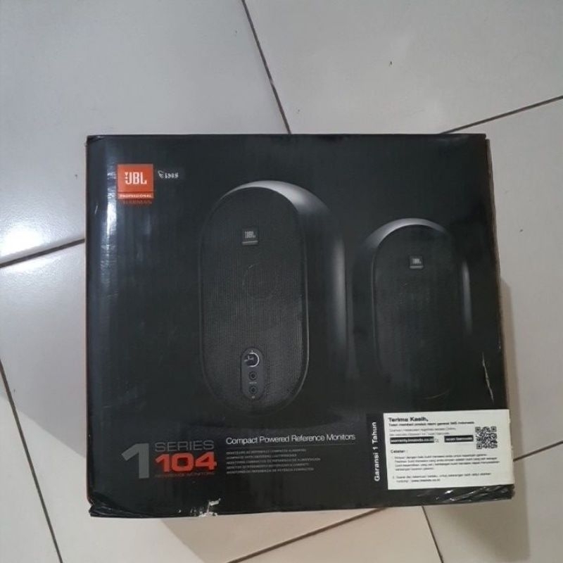 jbl monitor 104