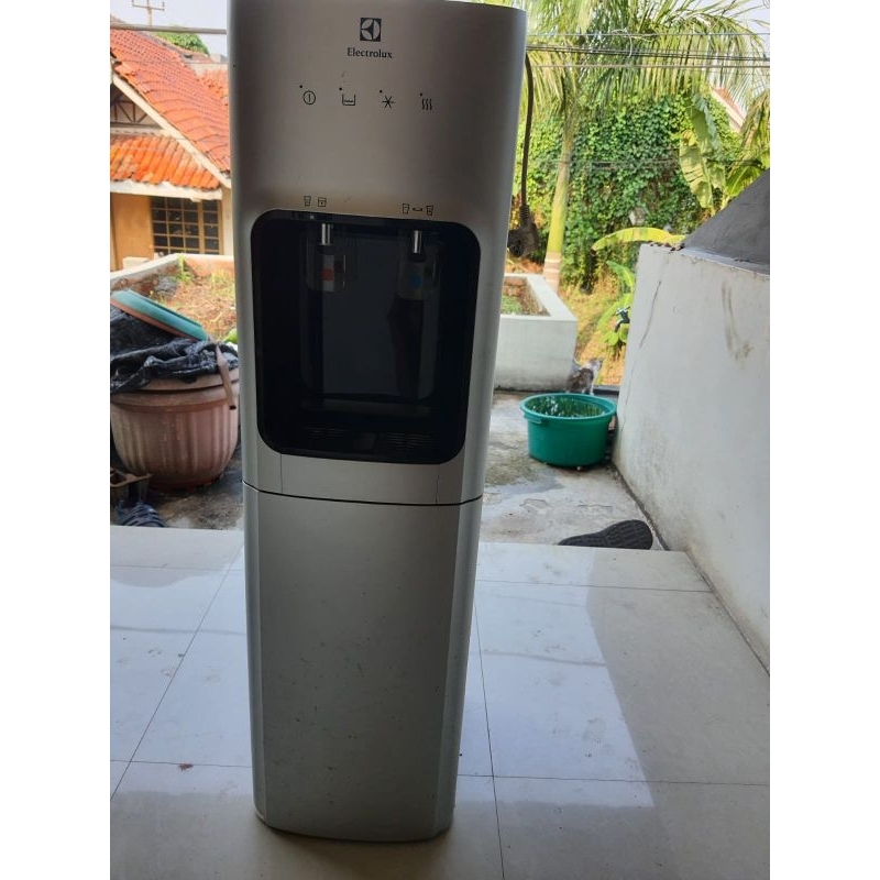 Dispenser Electrolux Galon Bawah