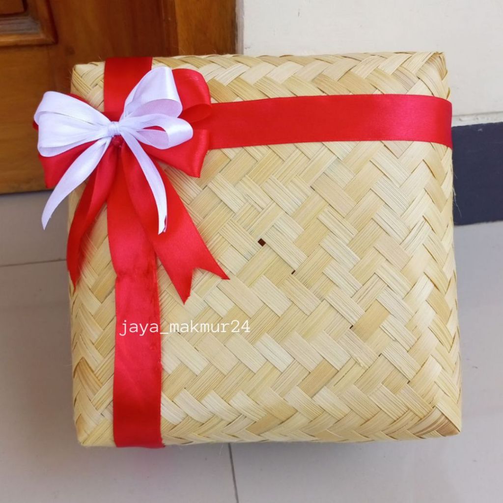 

Besek Bambu Pita Hampers Natal Imlek - Besek Ukuran 20x20 Sepasang