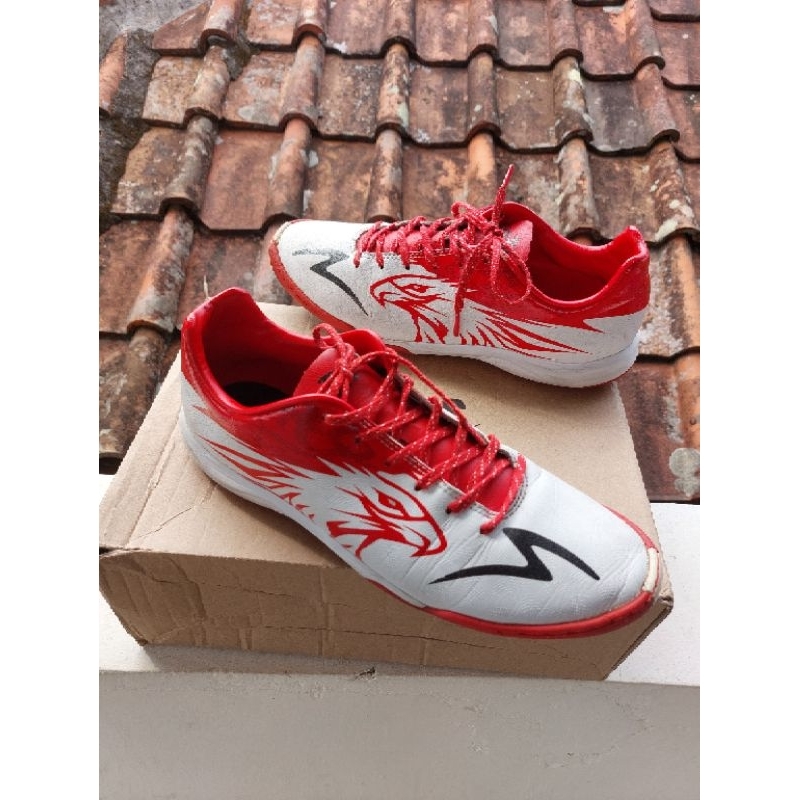 ACCELERATOR GARUDA ATTACK IN -WHITE/EMPEROR RED/BLACK