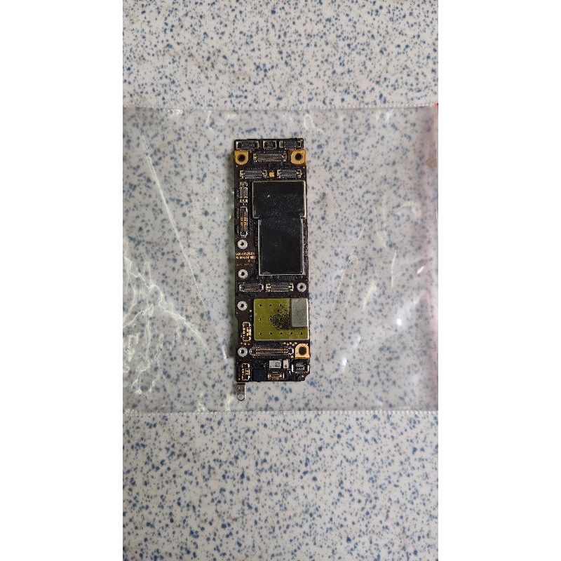 MESIN IPHONE 11 64GB HIDUP.LOCK ICLOUD