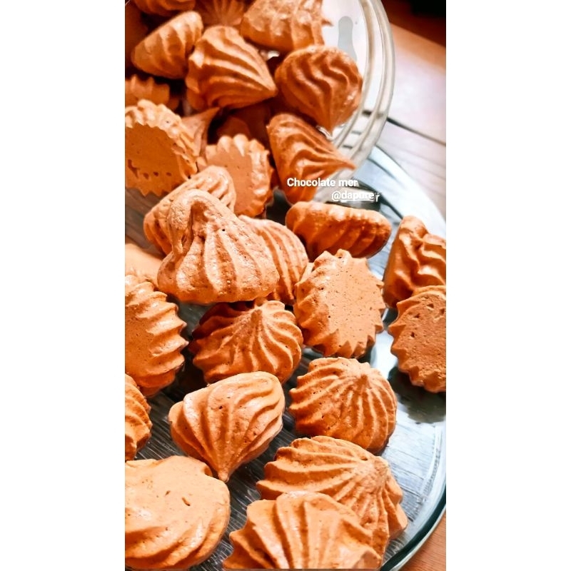 

MERINGUE COOKIES (KUE BUSA). TANPA PEWARNA !