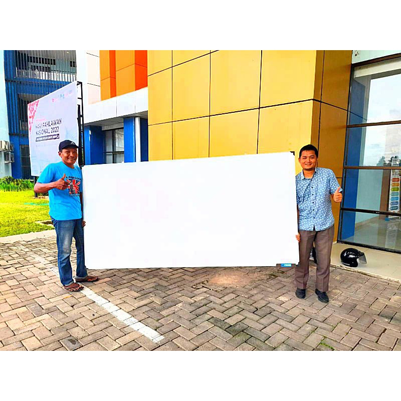 

Papan Tulis Whiteboard Gantung 240x120 cm.