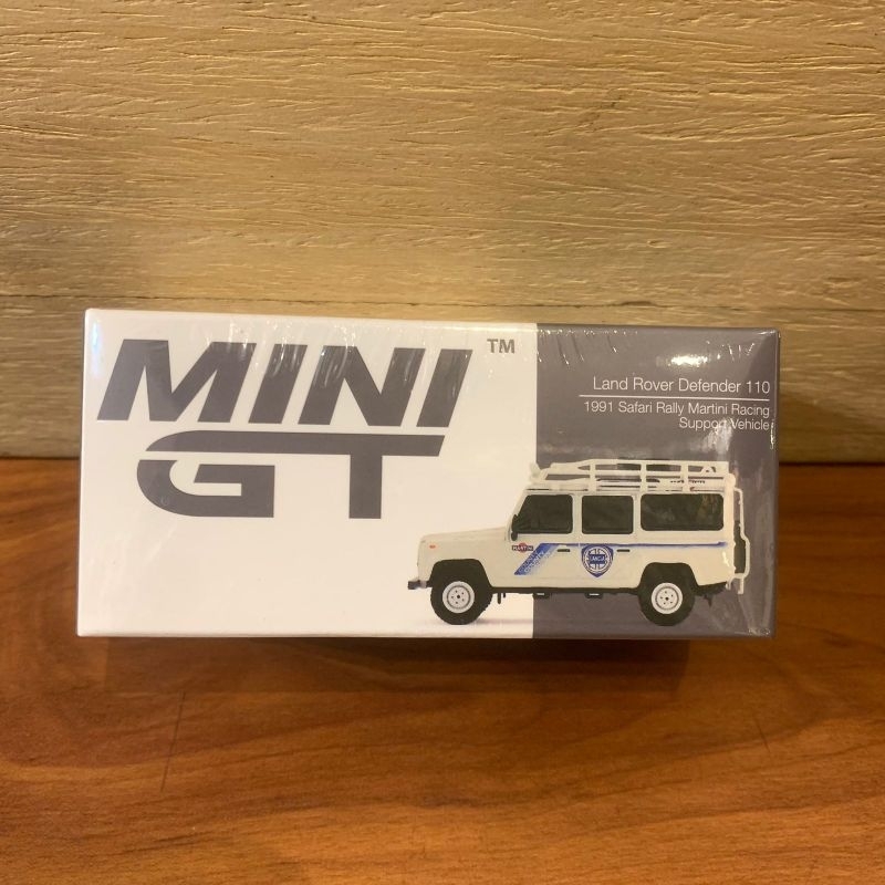 MINIGT 558 LAND ROVER DEFENDER 110 1991 SAFARI RALLY MARTINI RACING