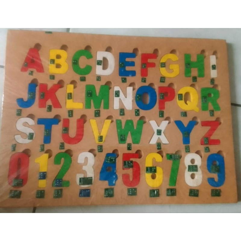 

Fazel Huruf/Angka awas braile untuk tuna netra, panjang 30x22,5cm bahan dari kayu dan halus.