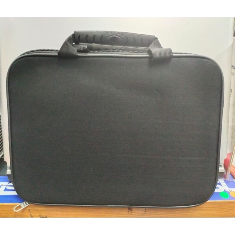 SOFTCASE NETBOOK 10 INCH HITAM