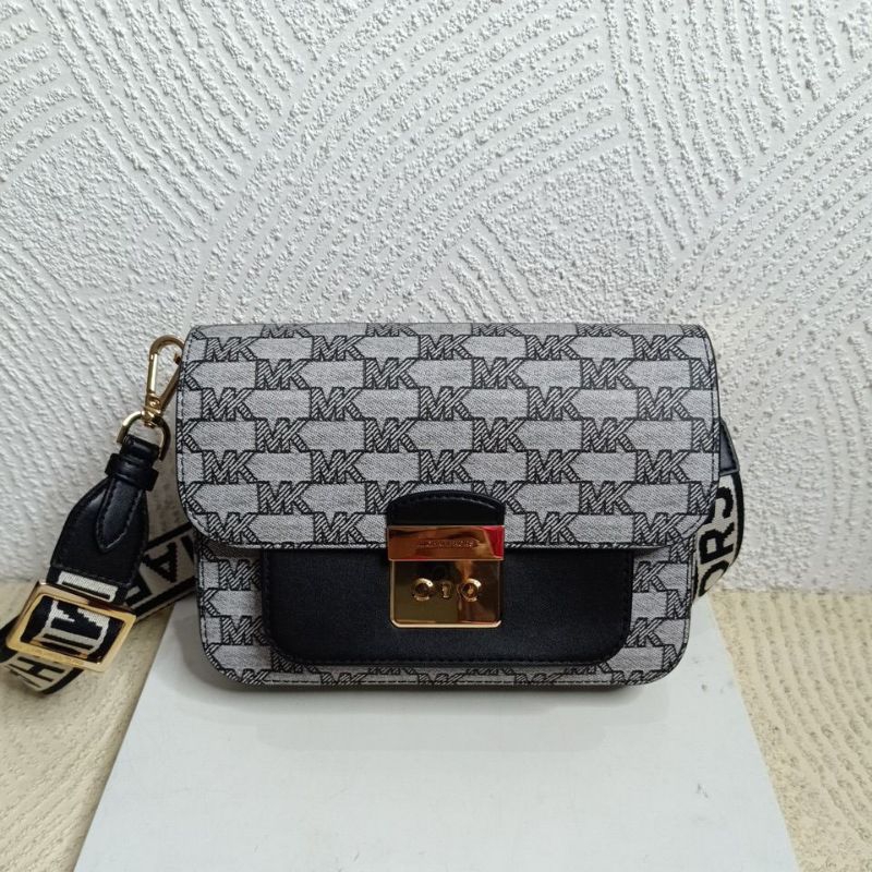 TAS WANITA MK SLOAN EDITOR MEDIUM FLAP MESSENGER BLACK MULTI