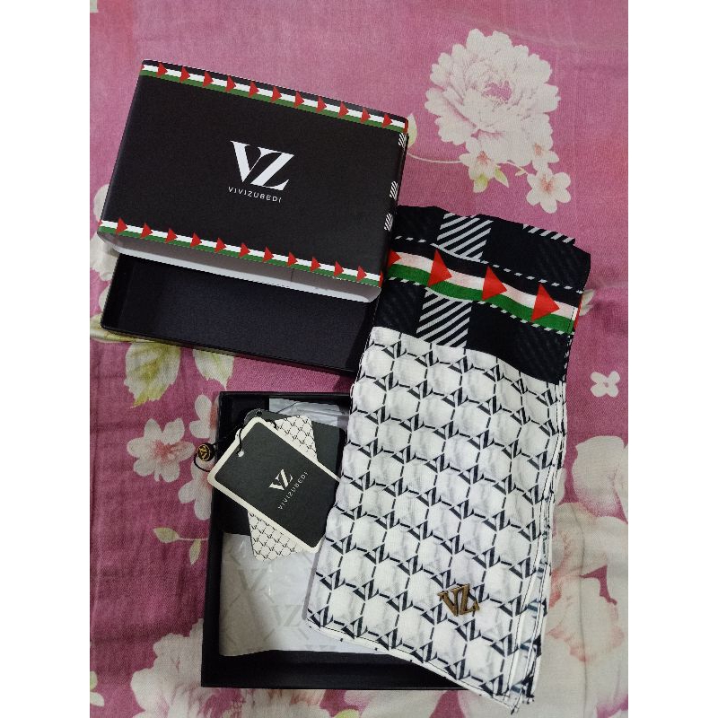 NEW VIVI ZUBEDI - Hurriya Scarf - Monogram black - VZ Vivizubedi