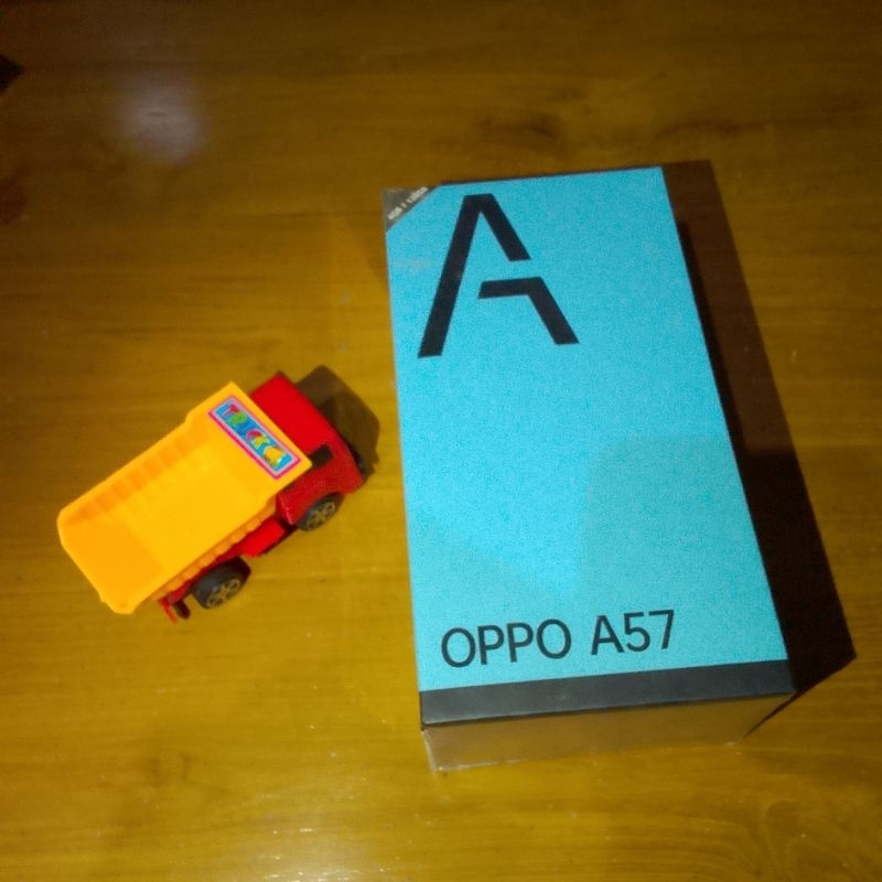Oppo A57 4/128 Resmi