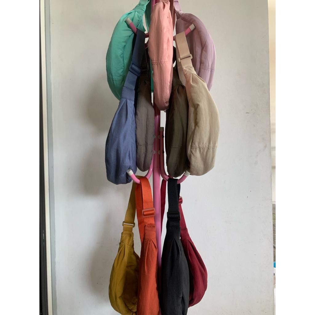 Termurah Tas Selempang Uniqlo Half Moon Waist Bag