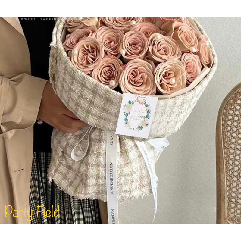 

[1PAK/25PCS] HYMPJ Name card holder / penjepit kartu nama