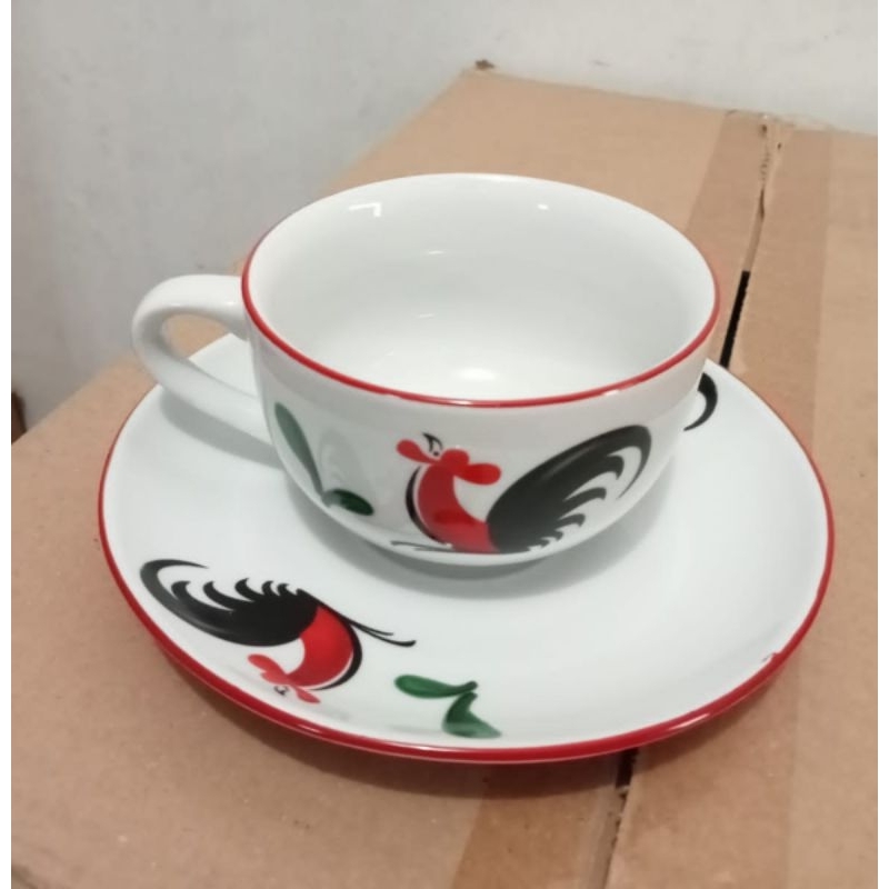 Selusin cangkir keramik (12 cangkir+12 pisin)