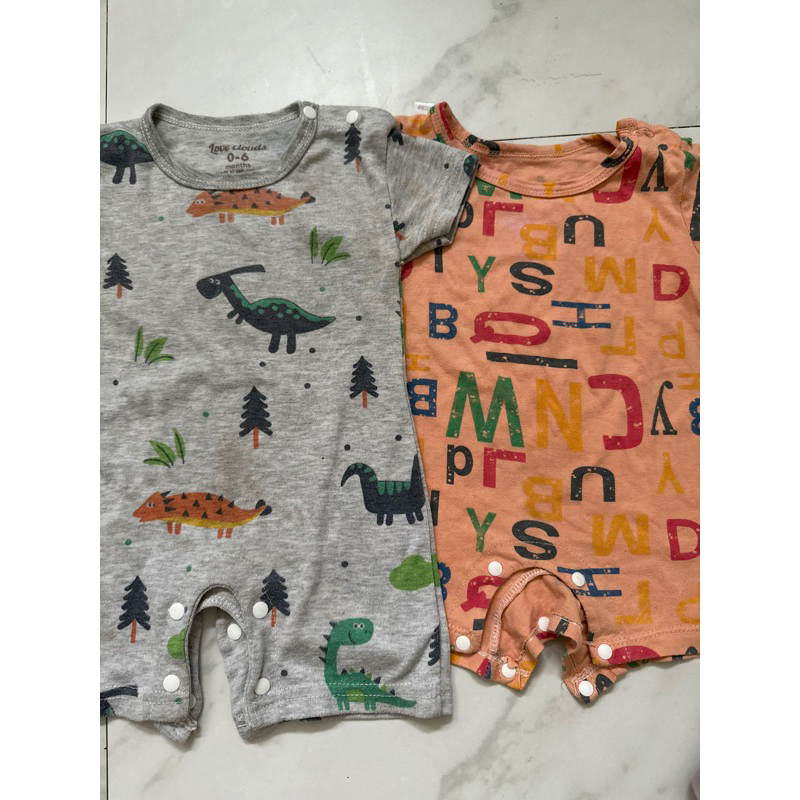 Baju bayi laki-laki ukuran 0-6 bulan 2 set