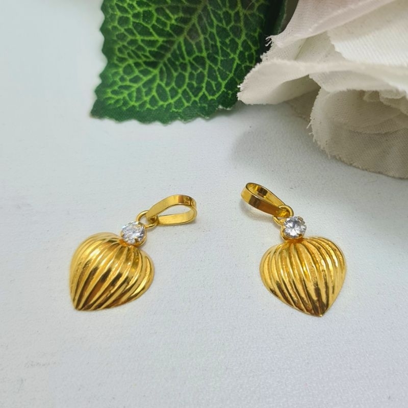 Liontin Love Kerang Mata Putih Emas Muda