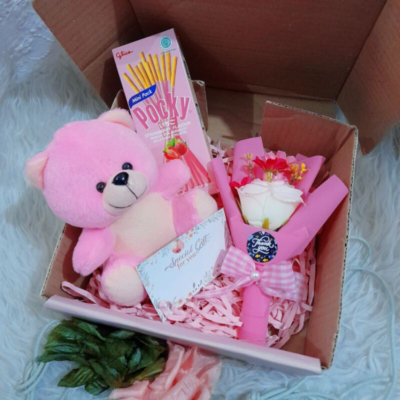 

HAMPERS // hampers boneka // hampers snack