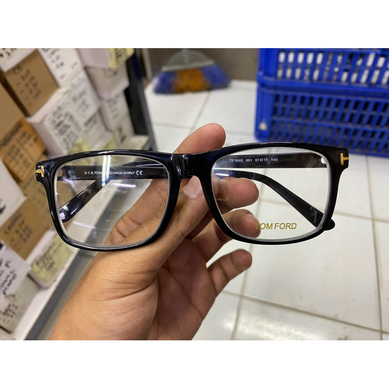 KACAMATA TOMFORD TF 5682 HITAM GLOSY FRAME KACAMATA TOM FORD KEREN