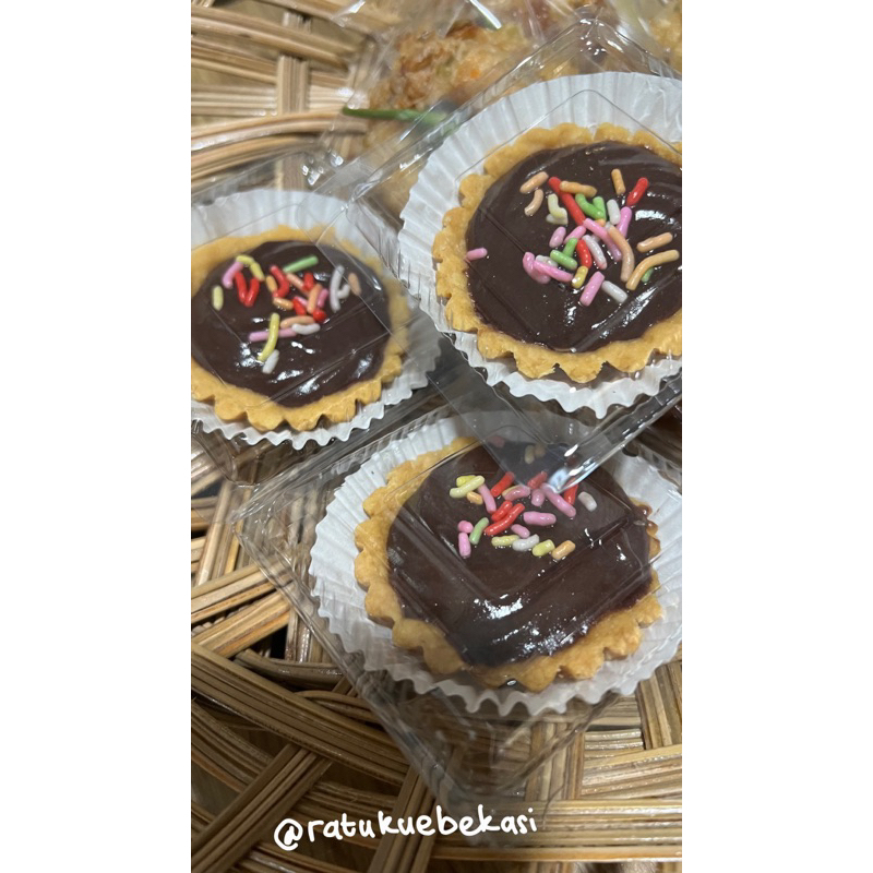 

Kue Pie Coklat Misis-Kue Jajanan Pasar Tradisional/Kue Basah