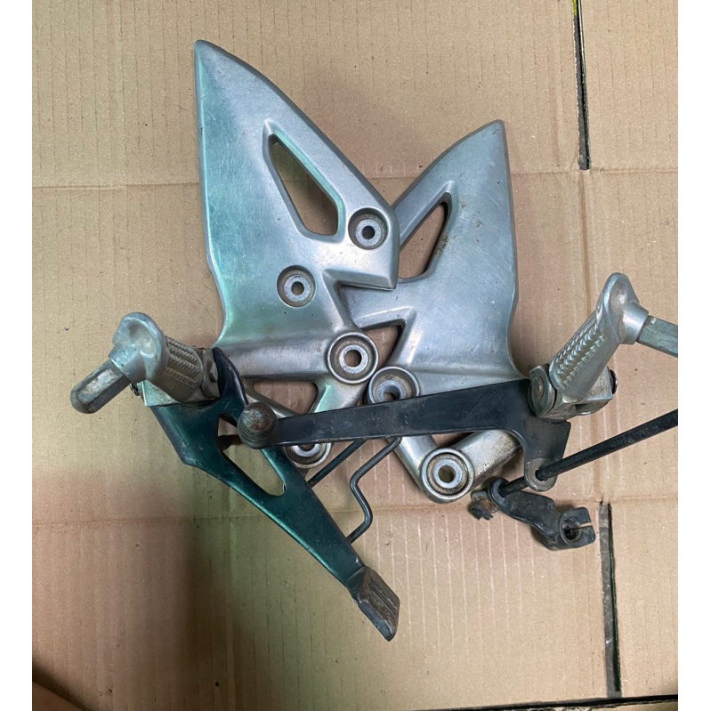 FOOTSTEP DEPAN SUZUKI GSX 150 GSX S GSX R ORIGINAL