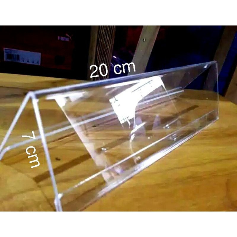 

AKRILIK PAPAN NAMA MEJA