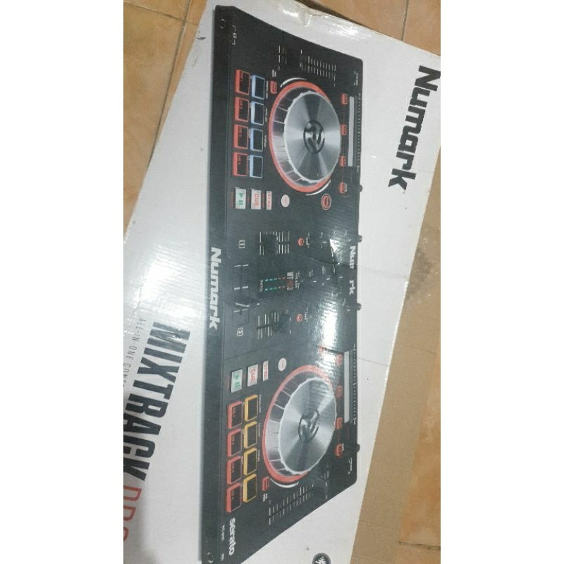 alat DJ Numark mixtrack pro3