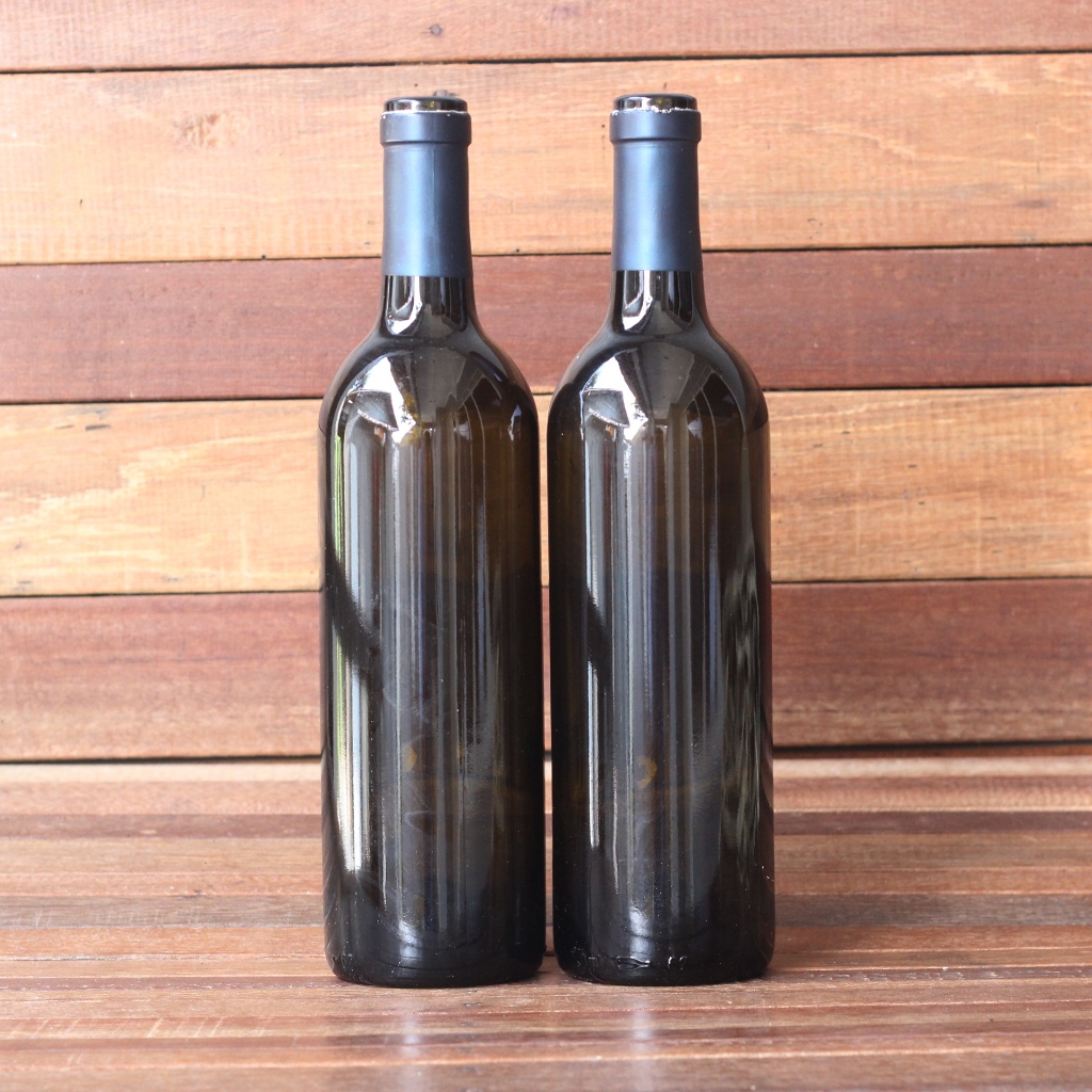 Botol bekas wine cocok buat hiasan cafe restauran kedai coffe