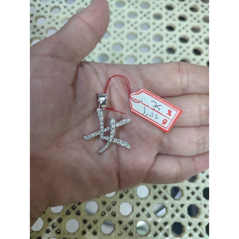 Liontin emas 75 wanita