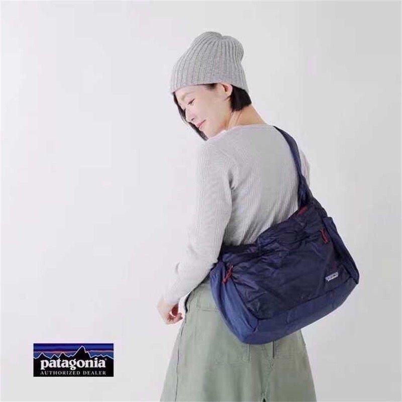 Tas Selempang Patagonia Lightweight Travel Courier - Messenger Bag Laki dan Perempuan
