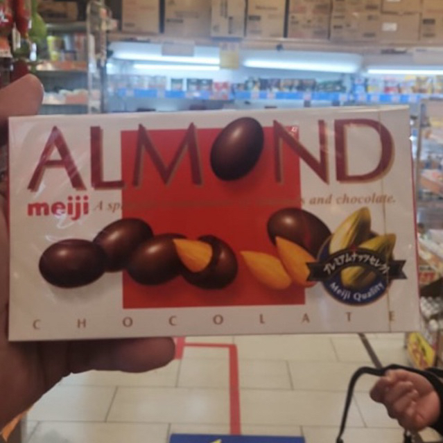 

MEIJI CHOCOLATE ALMOND