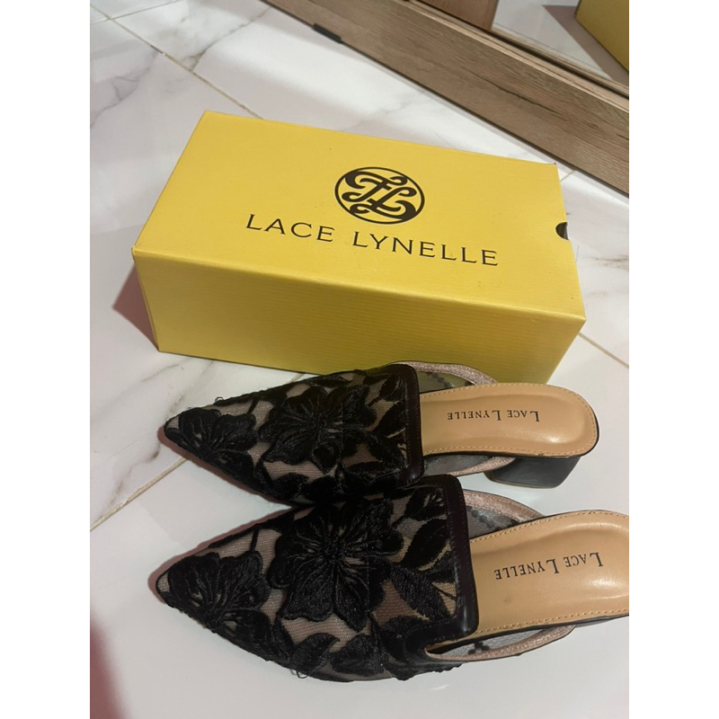 PRELOVED SENDAL LACE LYNELLE SLIPON MULES HAK 4CM HITAM (Baeu di pake 1x saat pesta)