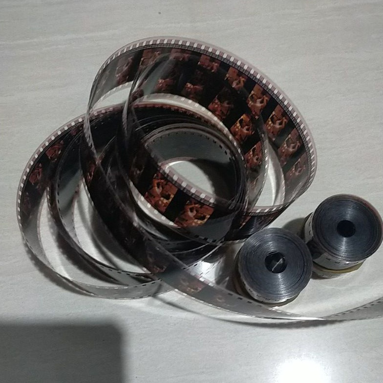 

5.5 STOK READY kaset rol flm ukuran 35 m panjang 7 meter bisa buat bikin peteng layangan /koang pitu pitu sblom chkout baca dllu Deskripsi ya