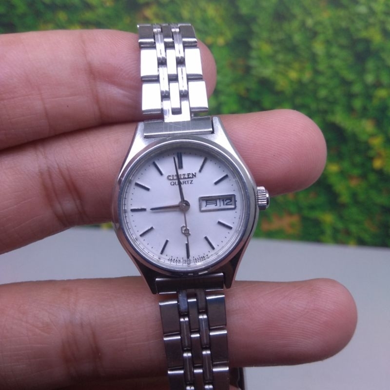 Jam tangan original Citizen quartz jdm 4 751671 Ladies