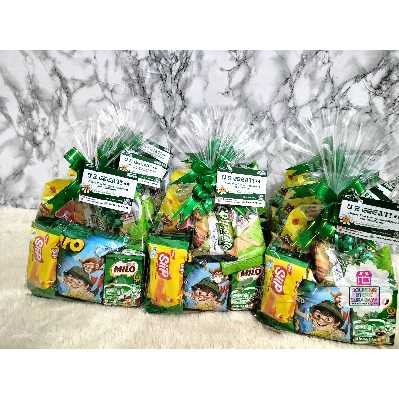 

Bingkisan ulang tahun Serba Hijau || Paket snack pita Tengah serba Hijau || Snack ultah 10rban serba hijau || Parcel ulang tahun anak || Goodiebag snack