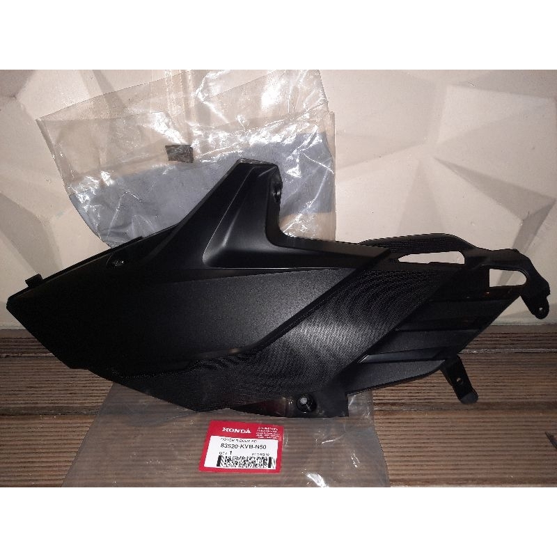 83520 KVB N50 COVER SAMBUNGAN BODY SAMPING VARIO TECHNO 110 ORIGINAL AHM KANAN