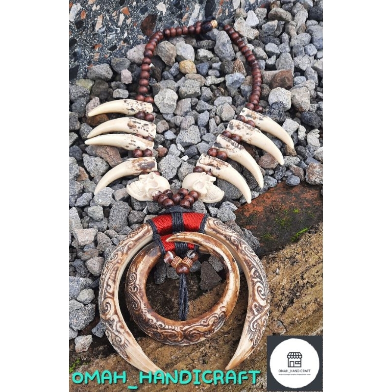 KALUNG TARING ETNIK DAYAK MELINGKAR UKIR