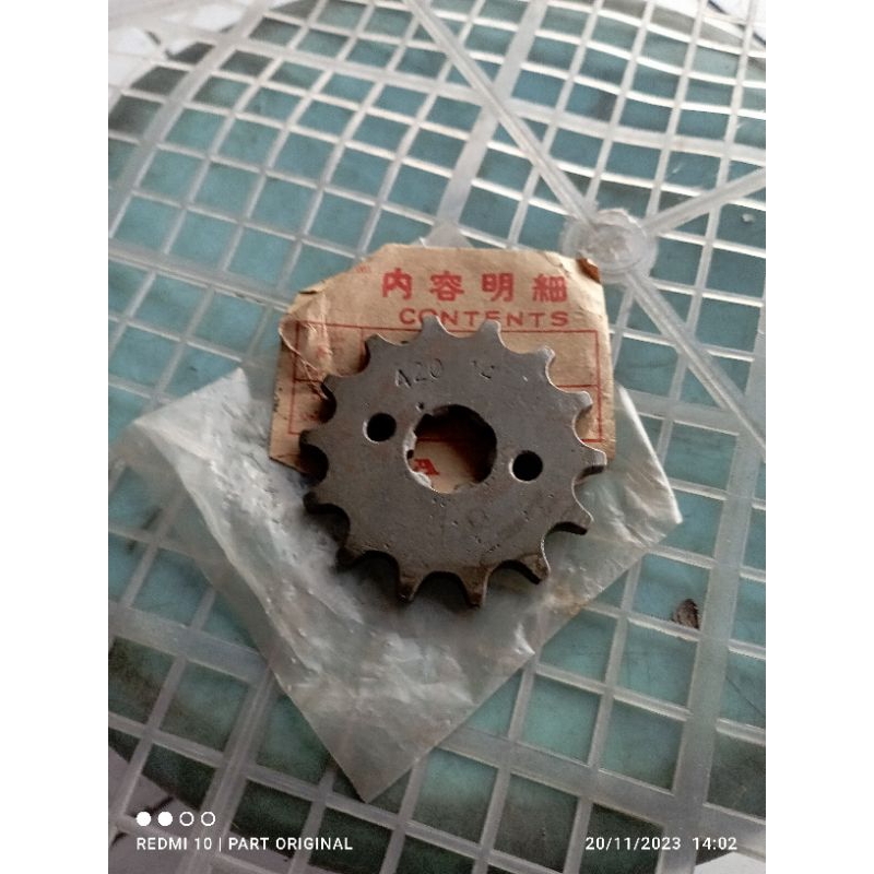 GEAR GIR DEPAN HONDA C70 C700 C800 ASTREA 800 STAR KHARISMA 420-14T