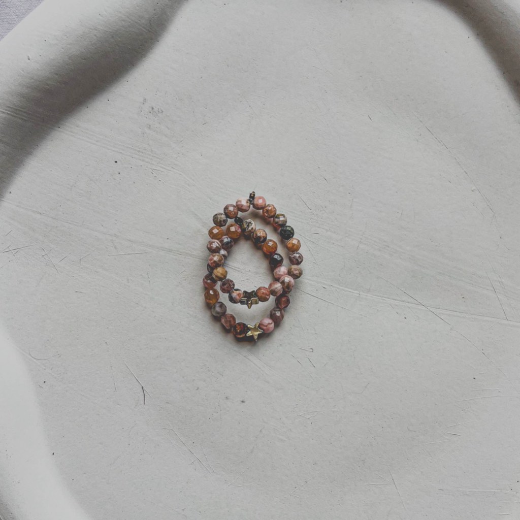 Faced Rhodonite 3mm Gemstone Stretchy Ring with Hematite Star