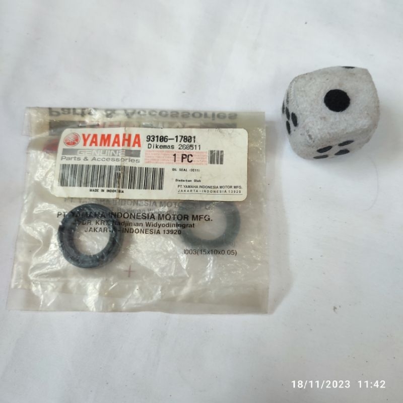 Seal Sil Bos Swing Arm Dudukan Monoshock Vixion R15 93106-17801 original Yamaha