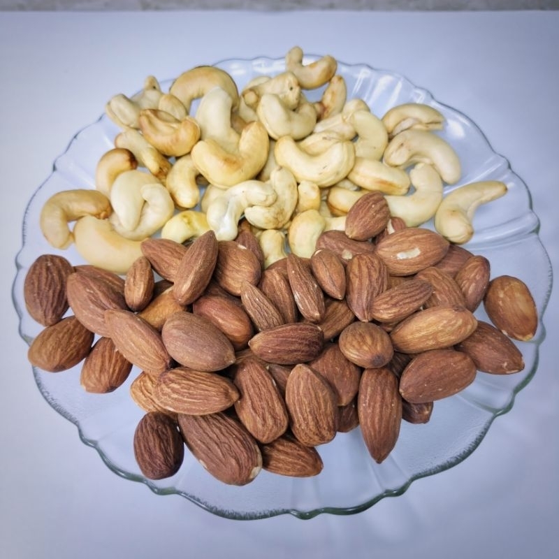 

TRAIL MIX KACANG ALMOND DAN METE PANGGANG