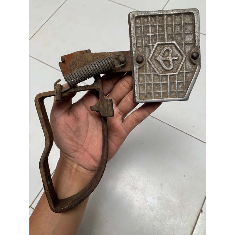 pijakan asesoris jadul vespa smallframe