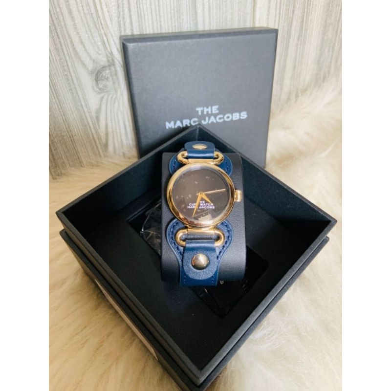 marc jacobs MJ0120179288 the cuff quartz black dial strap navy