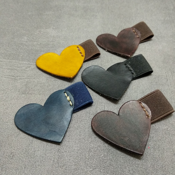

Leather Clip Pen Holder Kulit Asli Traveler Notebook FREE Emboss Inisial Nama (love)