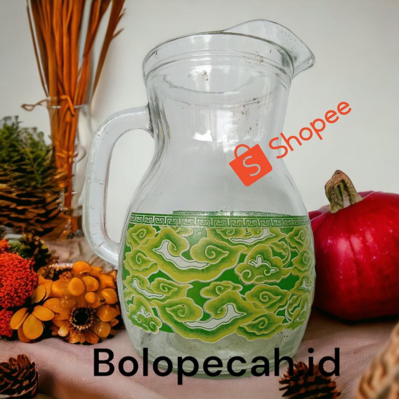 Teko Kaca motif batik Mega mendung